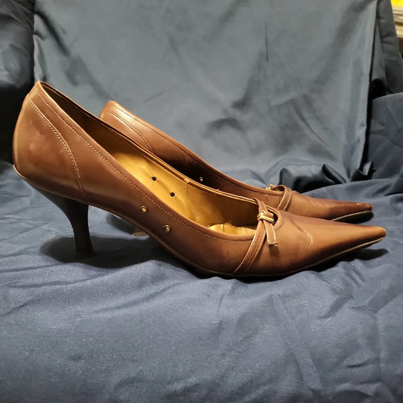 BCBGirls Vintage Amata‎ Chocolate Brown Buckle Pointed Leather Preppy Heels 9.5 - Picture 2 of 12